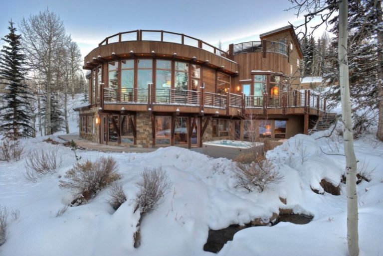 the-interesting-architecture-of-a-home-made-of-wood-and-stone-usual-house